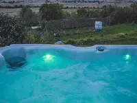 Charming gîte with view, private spa and swimming pool Hôtels à : Monfaucon