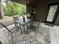 Pine Ridge Cabin House - Cozy Retreat In Woodland Setting With Hiking Trails - Boutique