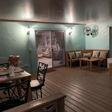 Coastal Karma Cottage - Near downtown Stuart, FL