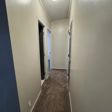 Quiet. Relaxing. 4-bedroom House with AC, Jetted Tub and WiFi.