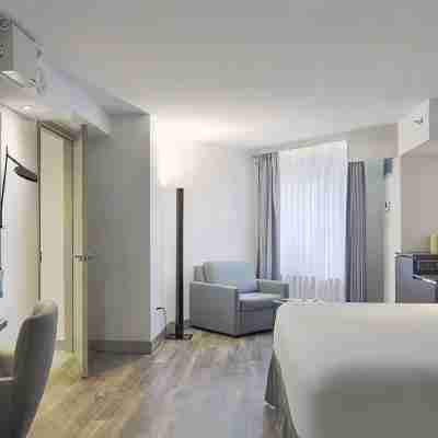 DoubleTree by Hilton Ottawa Downtown Rooms