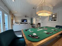 🌴 Resort-Style Pool 🌴 Walk to Beach 🏖️ 3 King Bedrooms 🕹️ Arcade Games - 3-Star