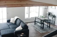 Newly Renovated Waterfront Cabin