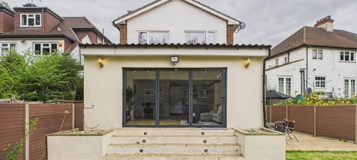 Modern 4 Bedroom Spacious House with Garden and Free Parking クロイドンのホテル