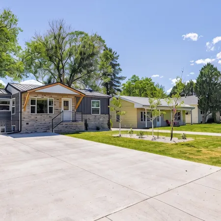 Beautiful NEW home close to downtown Cody! Sleeps up to 8.