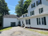 Family friendly serene house close to beaches, sleeps 8, lot off street parking - 2-Sterne