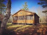 Falls Lake Burrow - Private Cottage with Screened-in Hot Tub