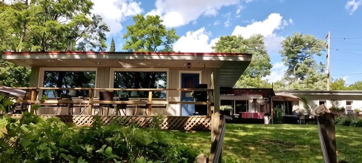 Amazing Views! 2 Br 8-Person Condo Lake Tomahawk/Minocqua Chain, Dock Included Hotels in Oneida County