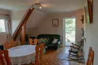 Apt. near beaches and golf course in quiet residential area close to shops - 2 étoiles
