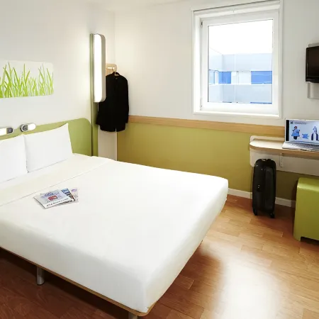 Ibis Budget Caen Memorial Отели в г. Сен-Контест