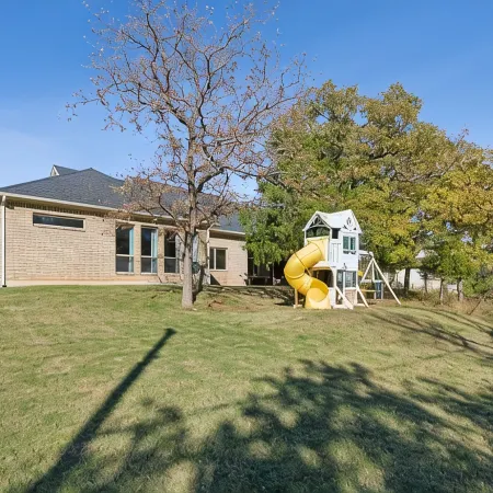 Luxury Family Estate near Dallas w/ games & outdoor living, sleeps 22