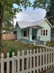Charming bungalow in Sanford's historical district - 2 stjerner