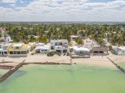 Coastal Casual Bliss: Beach + Pool + Rooftop Deck + Generator + Fast Internet