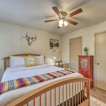 Kerrville Hidden Gem with Firepit and Grill - Great Location