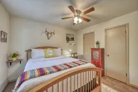 Kerrville Hidden Gem with Firepit and Grill - Great Location - Pet friendly