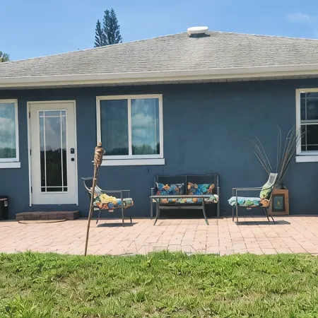 Charming lakefront 3BR 3BA house w/ EV chg in heart of Mt. Dora. Nature abounds.