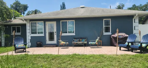 Charming lakefront 3BR 3BA house w/ EV chg in heart of Mt. Dora. Nature abounds.