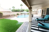 Travelers Paradise - A 5 Star Poolside Resort Getaway - สระว่ายน้ำส่วนตัว