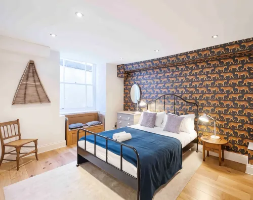 STUNNING City Centre Living - with parking - balcony