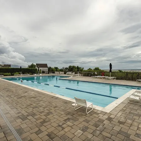 Gorgeous House 3 Min Walk to Ocean; Community Pool, Celebrate the Simple Life!