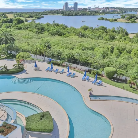 Azure Heaven, Breathtaking Views, Pool, Gym