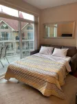 Top floor unit in Discovery Bay with lake views from the patio!