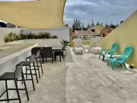 Ocean view penthouse, beach access. Beautiful private rooftop apartment - Apartments
