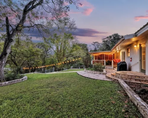 Luxury Lakefront Oasis with Boat Dock-Firepit Hotels in McQueeney