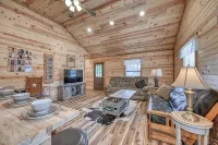 Cozy Cabin Firepit and Grill & 10 Mins to Main St