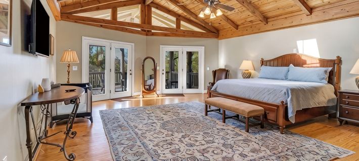Spacious 5BR/4BA/1 level home on 8 acres w/ Stunning Views, Hot Tub & Fire Pit Hotels in Берк