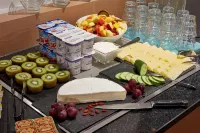 City Hotel - breakfast