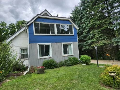 Cozy 3 Bedroom, 2 full bath, fenced yard with Lake Huron Access! - 3-Star