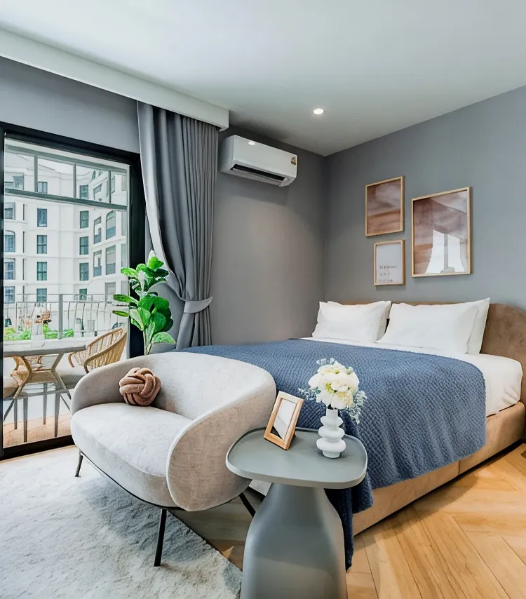 Charming Balcony Studio in Title Legendary