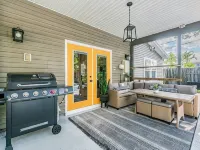 Home w/Heated Pool 10 Mins to Clearwater Beach! Hotele w: Largo