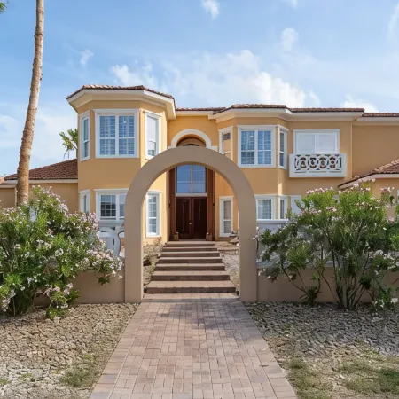 Luxury Island Retreat: Pool, Grotto, Slide, Spa, Mini Golf, Sauna, Sleeps 21
