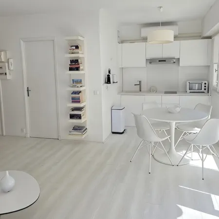 Beautiful for 4 people, town centre, 100 m from the beaches, near the shops