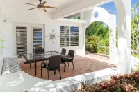 LAS TERRAZASWonderful 6-bedroom villa with gorgeous pool in tropical Vieques