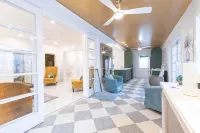 Pink Palms at Cable Beach - 4 Bedroom - 1 Minute to Beach