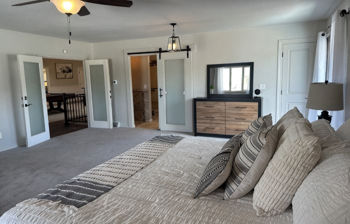Enormous Home On Golf Course.  Newly renovated - Sleeps 21!