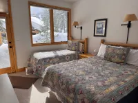 Cozy 3-bedroom townhome in beautiful Winter Park with great views, WiFi