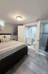 Fabulous 2-bedroom apartment with AC in charming Whitby