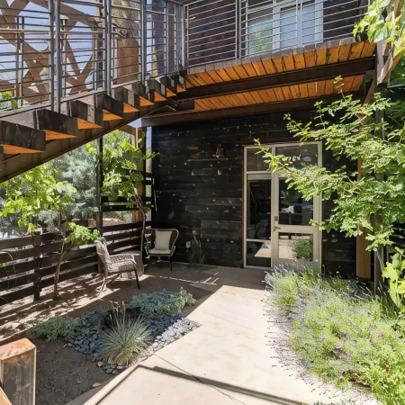 Sleek Baca Railyard Gem by Cafecito w/ Patio, Laundry, Full Kitchen