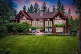 Cdas Finest Secluded Waterfront Estate 7000 Sq ft 5 Forested Acres-Close to Town