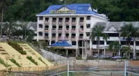 Lipis Plaza Hotel - parking