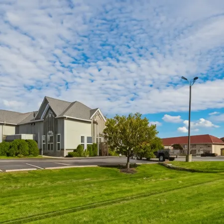 Best Western Crown Inn  Suites