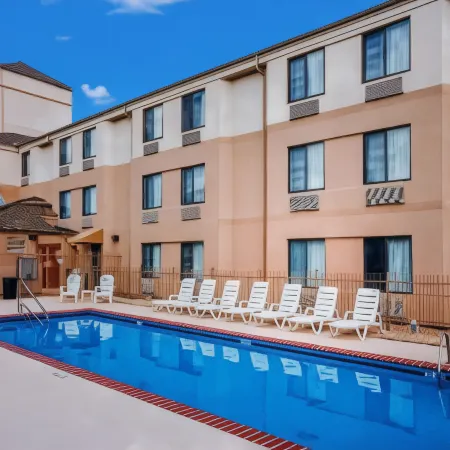 Quality Inn Kansas City International Airport