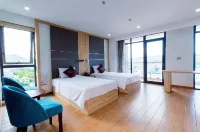 Sakura Hotel - بار