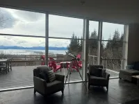 Cozy and modern craftsman home with deck, fire pit,  and amazing views! - Boutique
