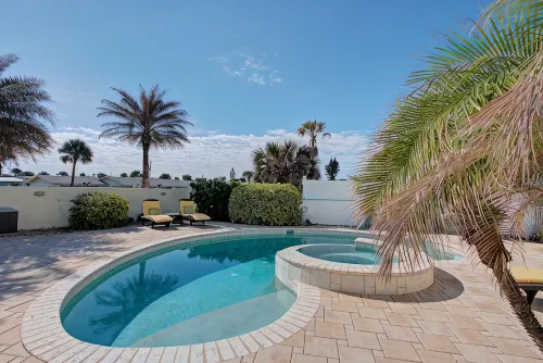 Spacious Oceanfront House has Private Pool, Ocean Deck and Panoramic Ocean Views