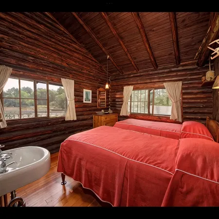 Authentic Log Cabin on Damariscotta River W/ Dock and Moorings Ξενοδοχεία στην πόλη Boothbay